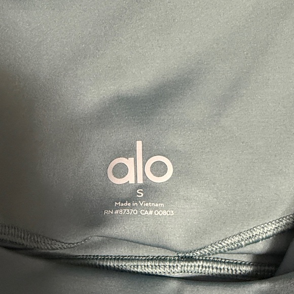 ALO Yoga Women's Sage Bike Shorts - Picture 4 of 4